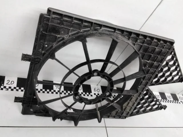 Вентилятор радиатора охлаждения ДВС для Skoda Rapid I rest NH3 2017-2020 на фотографиях