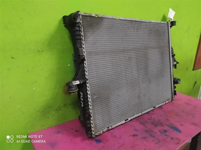 Радиатор охлаждения ДВС для Volkswagen Touareg I (7L) 2002-2010 на фотографиях