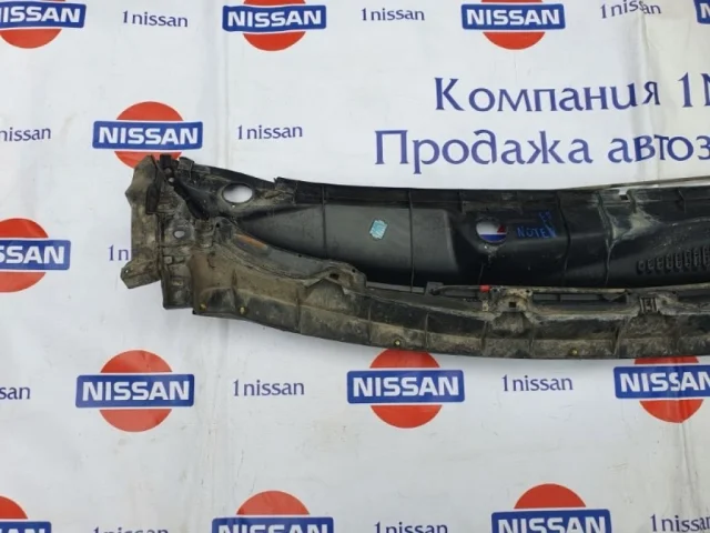 Жабо правое для Nissan Note E11 2005-2012 на фотографиях