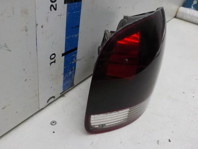 Фонарь внешний левый для Volkswagen Touareg I (7L) 2002-2010 на фотографиях