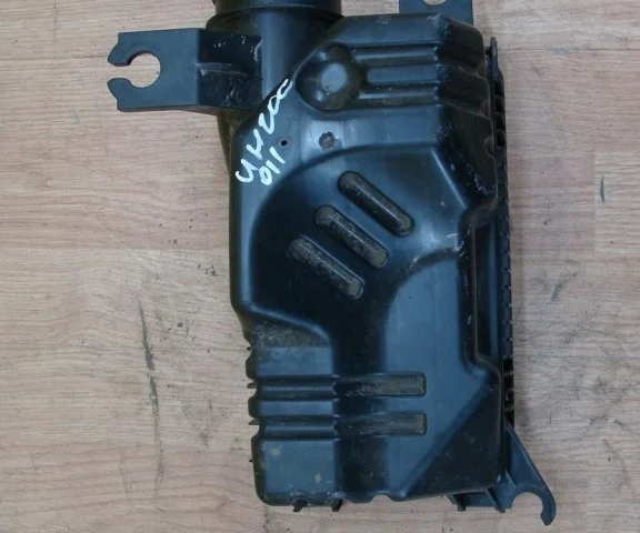 Корпус воздушного фильтра (нижняя часть) для Hyundai Solaris 1 RB (2011-2013) на фотографиях