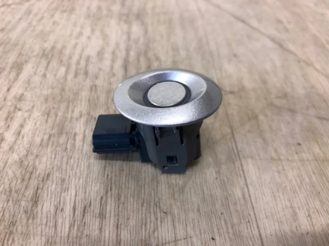 Датчик парктроника передний для Mitsubishi Outlander III 3 rest GF0W 2018-2022 на фотографиях