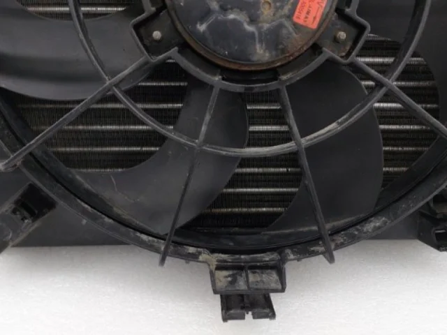 Кассета радиаторов для Hyundai Solaris 1 RB (2011-2013) на фотографиях