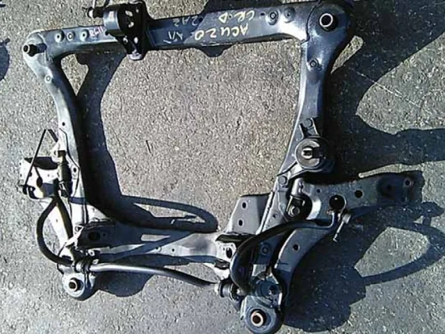 Подрамник двигателя для Toyota Highlander XU20 2000-2007 на фотографиях