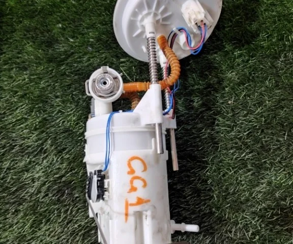 Топливный насос для BMW X3 F25 2010-2017 на фотографиях