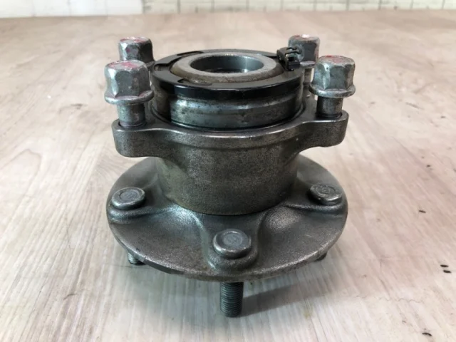 Ступица колеса задняя левая для Mitsubishi ASX I 2010-2012 на фотографиях