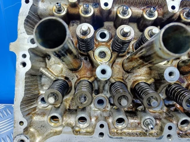 ГБЦ для Toyota RAV4 XA40 2013-2015 на фотографиях