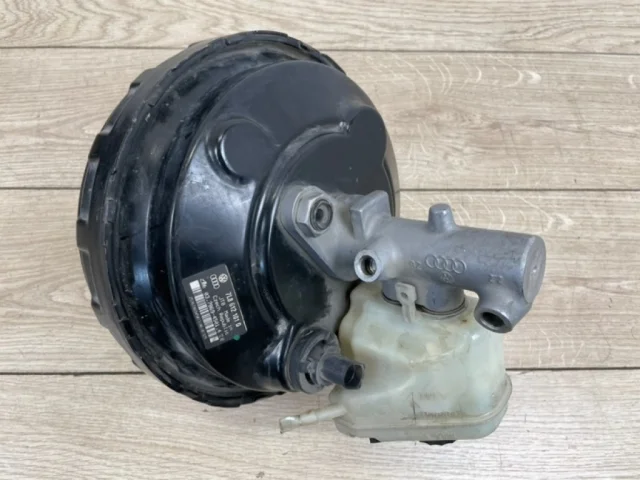 Вакуумный усилитель тормозов для Audi Q7 4L 2005-2015 на фотографиях