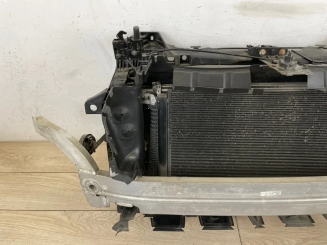 Кассета радиаторов для Audi Q7 4M 2015+ на фотографиях