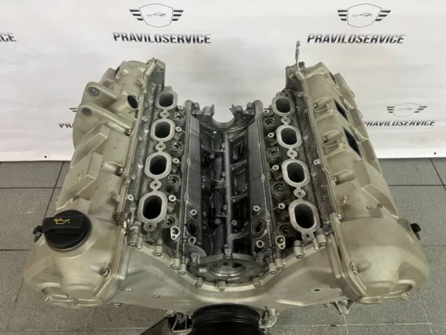 Двигатель без навесного для Porsche Cayenne 958 2010-2014 на фотографиях