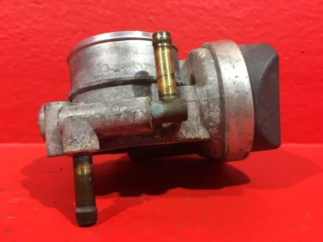 Дроссельная заслонка для Opel Zafira B 2005-2015 на фотографиях