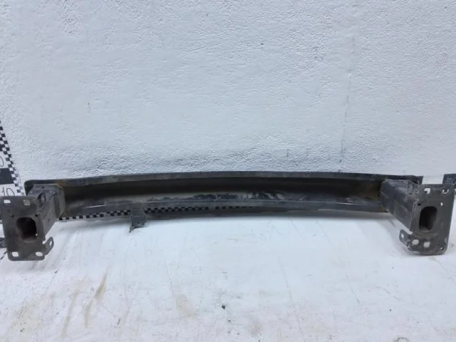 Усилитель переднего бампера для Skoda Rapid I NH3 2012-2017 на фотографиях