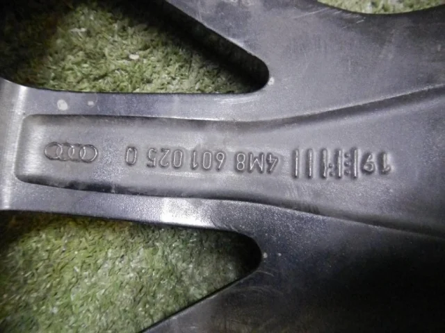 Диск колесный литой для Audi Q7 4M 2015+ на фотографиях