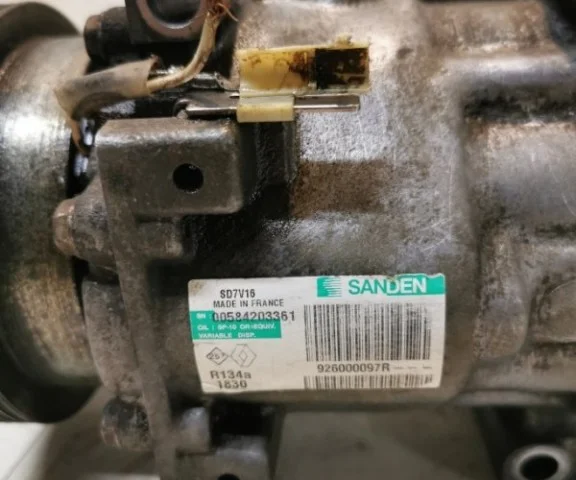 Компрессор кондиционера для Renault Logan 2007-2012 (Универсал KS) на фотографиях
