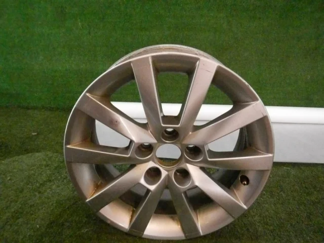 Диск колесный литой для Skoda Rapid I NH3 2012-2017 на фотографиях