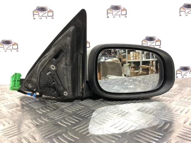 Зеркала для Volvo C30 MK 2006-2013 на фотографиях