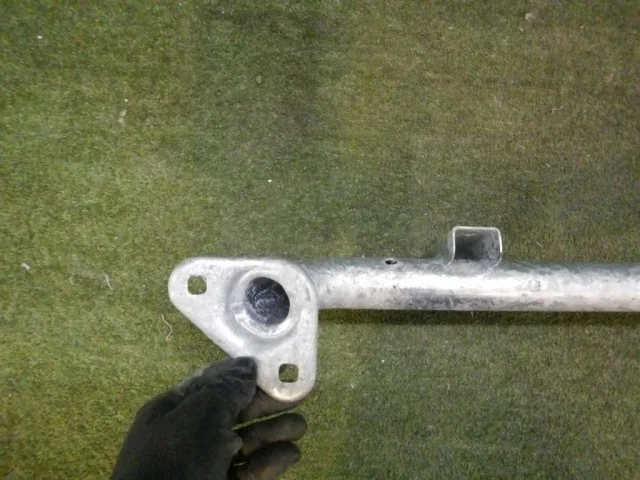 Усилитель бампера передний нижний для Mercedes-Benz GLE class W166 2015-2018 на фотографиях