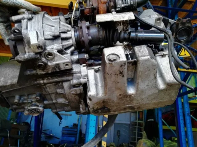 Двигатель для Volkswagen Passat Variant (B3, Typ 35i) 1988-1993 на фотографиях