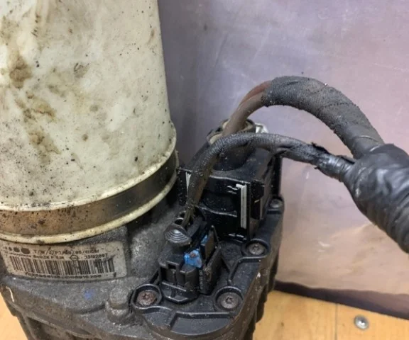 Насос ГУР для Opel Astra H Седан 2004-2014 на фотографиях