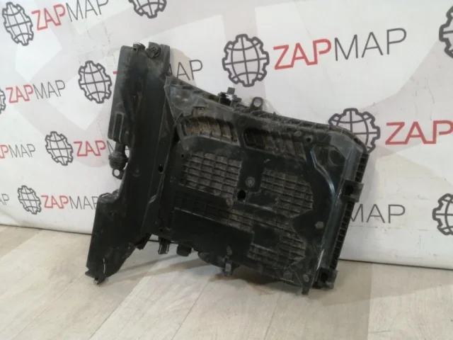 Корпус воздушного фильтра для Audi Q7 4M 2015+ на фотографиях