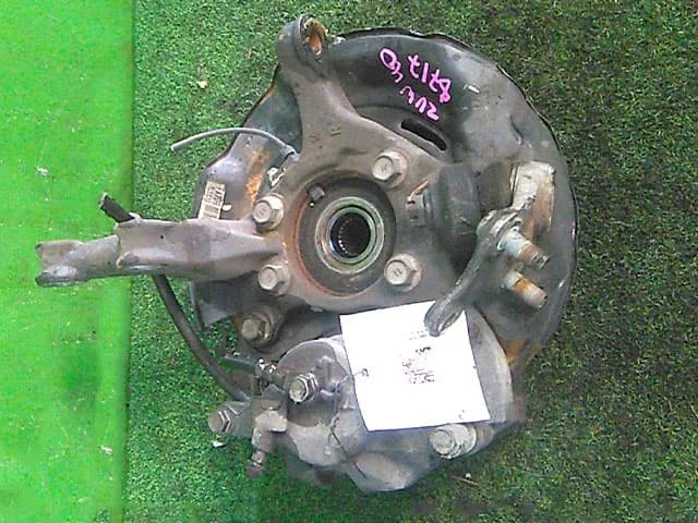 Кулак поворотный правый для Toyota Corolla E140/E150 Седан 2006-2013 на фотографиях