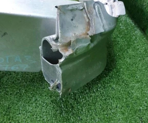 Усилитель бампера передний верхний для Audi Q7 4M 2015+ на фотографиях