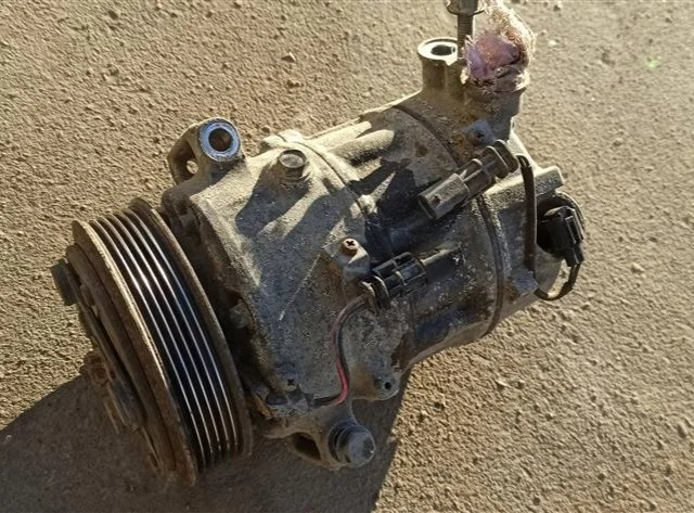 Компрессор кондиционера для Opel Insignia Седан A 2008-2017 на фотографиях