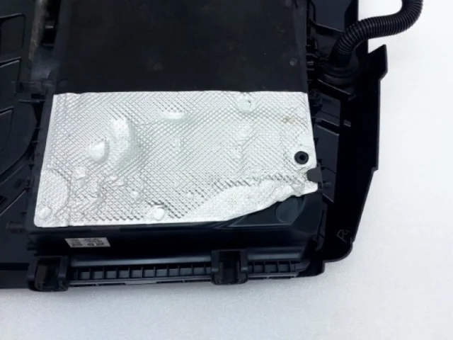 Корпус воздушного фильтра для Audi Q7 4M 2015+ на фотографиях