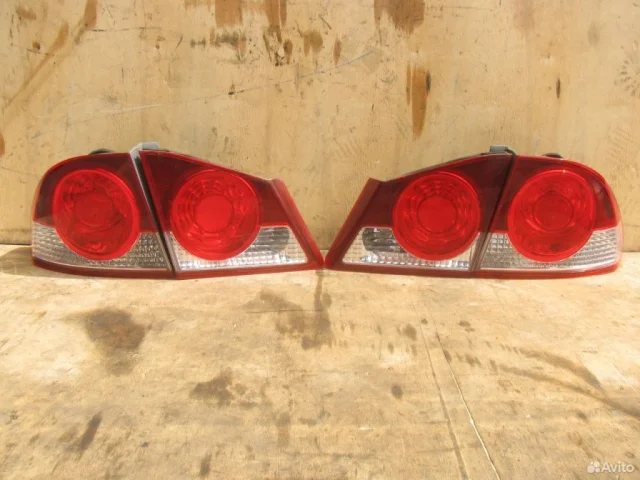 Фонарь левый для Honda Civic FA 2005-2010 седан на фотографиях