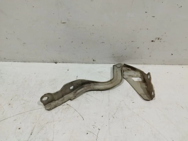 Петля капота левая для Hyundai Solaris 1 рестайлинг 2014-2017 на фотографиях