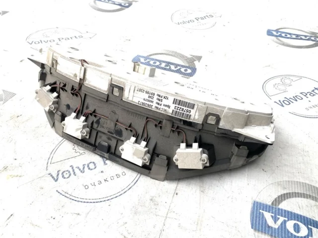 Приборная панель для Volvo XC90 I C 2002-2014 на фотографиях