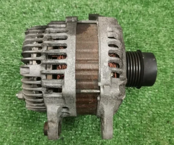 Генератор для Dodge Caliber 2006-2012 на фотографиях