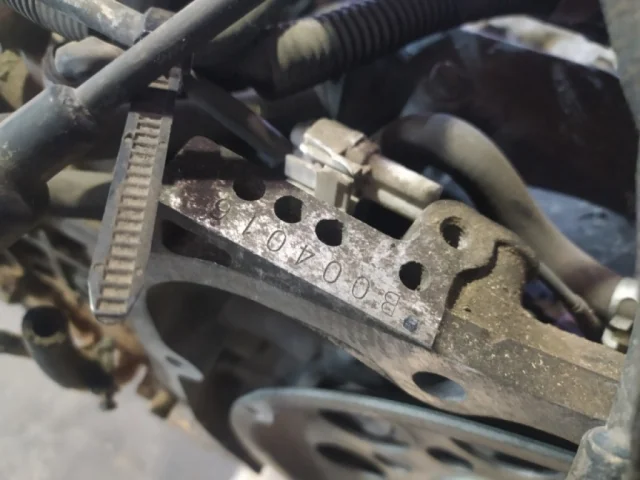 Двигатель без навесного для Subaru Legacy B4 BE 1998-2003 на фотографиях