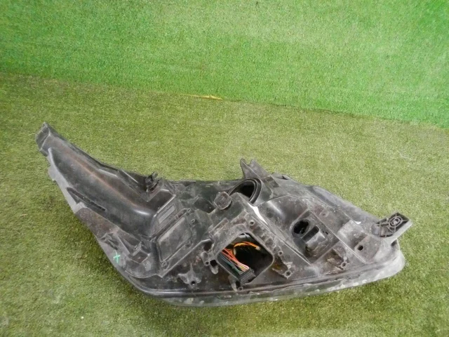 Фара левая для Ford Explorer U502 rest 2014-2019 на фотографиях