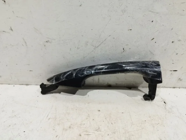 Ручка двери передняя левая внешняя для Hyundai Solaris 1 RB (2011-2013) на фотографиях