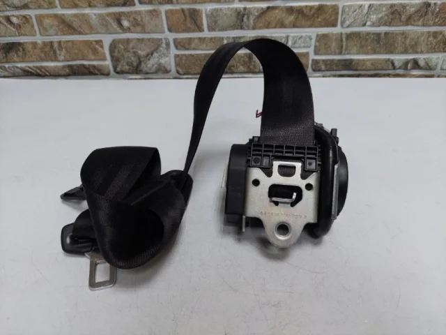 Ремень безопасности передний левый для Audi Q7 4M 2015+ на фотографиях