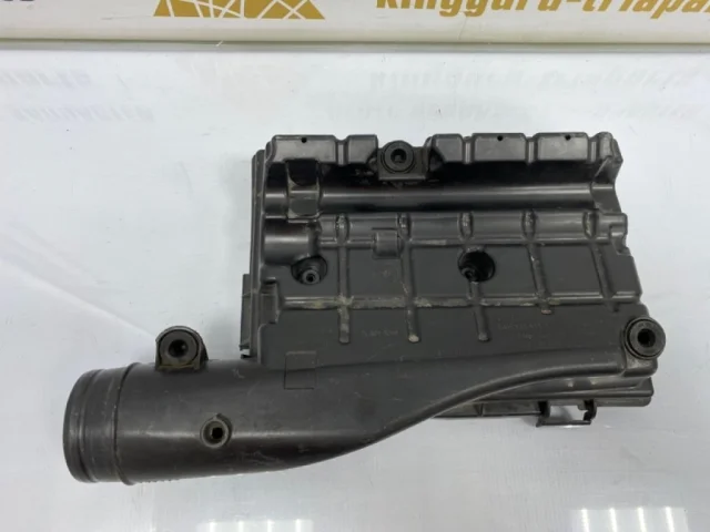 Корпус воздушного фильтра для Skoda Rapid I rest NH3 2017-2020 на фотографиях