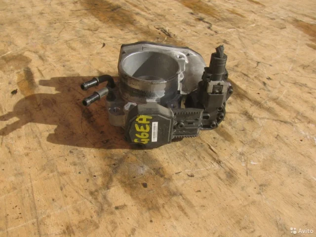 Блок дроссельной заслонки для Kia Carnival 2 VQ 2005-2014 на фотографиях