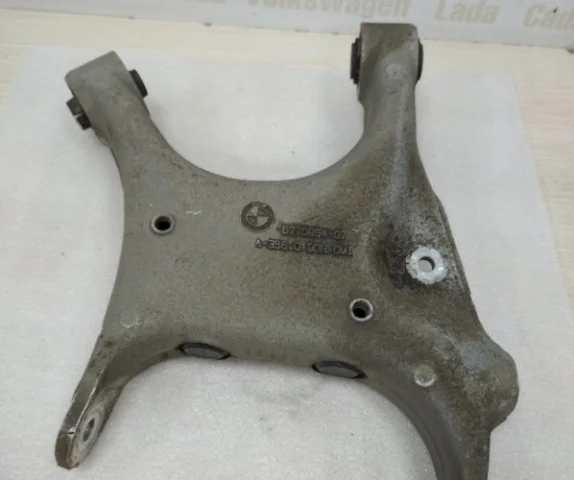 Качающийся рычаг правый для BMW X6 Ф16 F16 2014-2019 на фотографиях