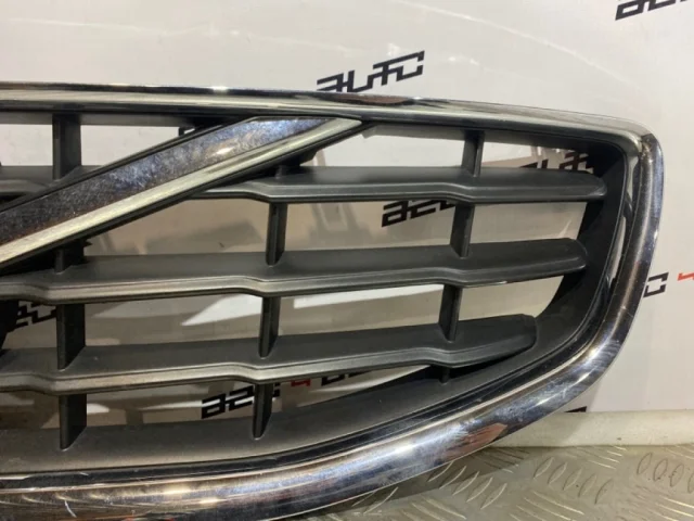 Решетка радиатора для Volvo S60 FS II rest 2013-2018 на фотографиях