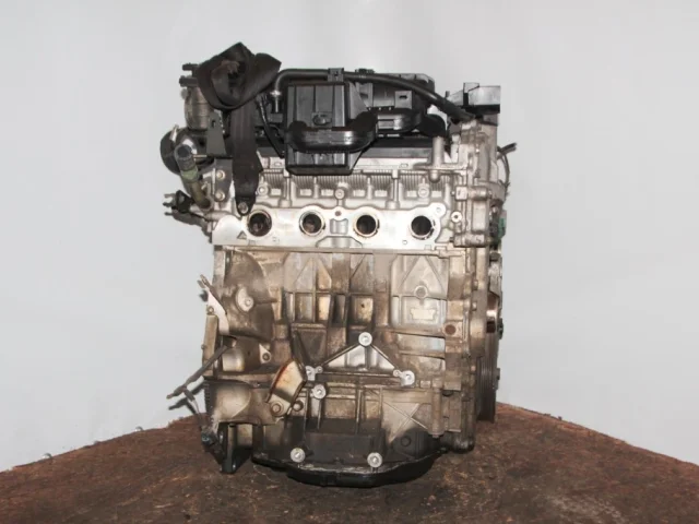 Двигатель без навесного для Renault Megane Хэтчбек 5 KZ 2008-2012 на фотографиях