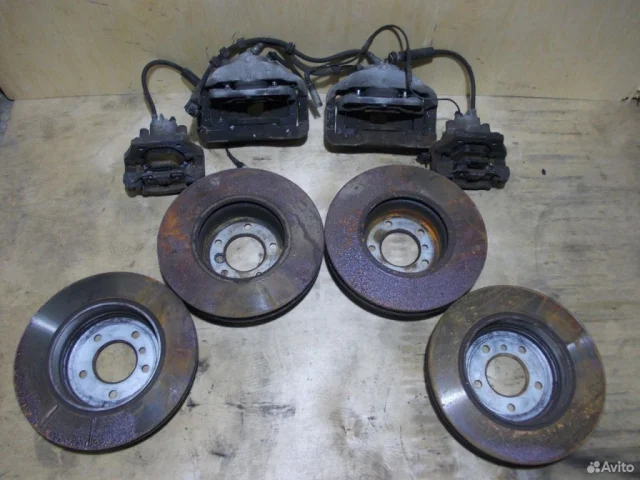 Диски тормозные передние (комплект) для BMW 5er Е60 2003-2010 на фотографиях