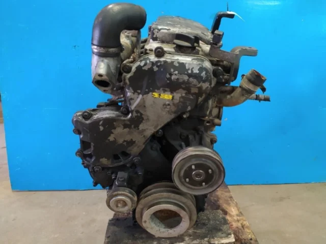 Двигатель без навесного для Nissan Serena C23 1994-1999 на фотографиях