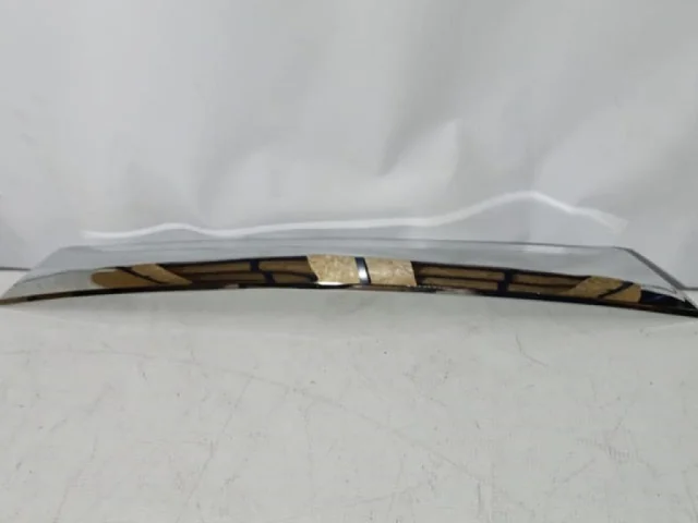 Молдинг крышки багажника для Toyota Corolla E160/E180 Седан (RU) 2012-2016 на фотографиях