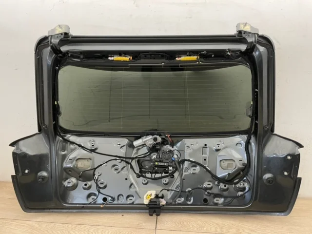 Дверь багажника для Audi Q7 4M 2015+ на фотографиях