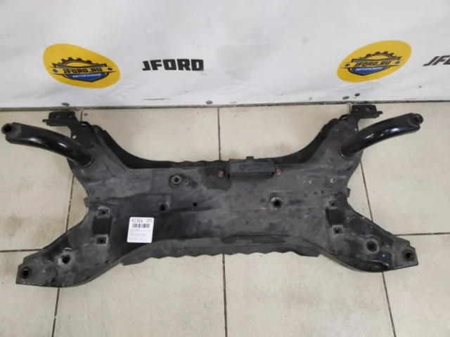 Подрамник двигателя для Mitsubishi Outlander III 3 rest GF0W 2018-2022 на фотографиях