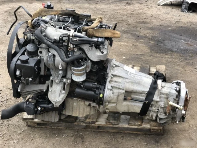 Двигатель без навесного для Mercedes-Benz Sprinter II (W906) Грузовая платформа 2006-2018 на фотографиях