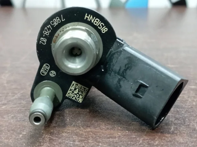 Форсунка топливная для BMW 3er Е90 2005-2011 на фотографиях