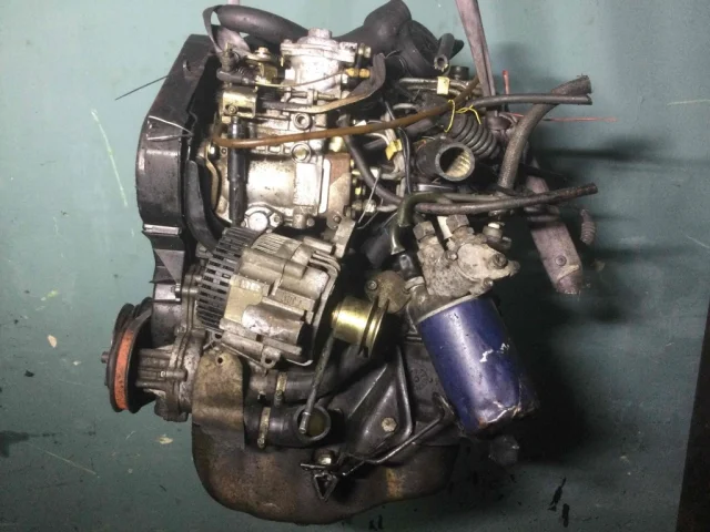 Двигатель без навесного для Volkswagen Passat Variant (B3, Typ 35i) 1988-1993 на фотографиях