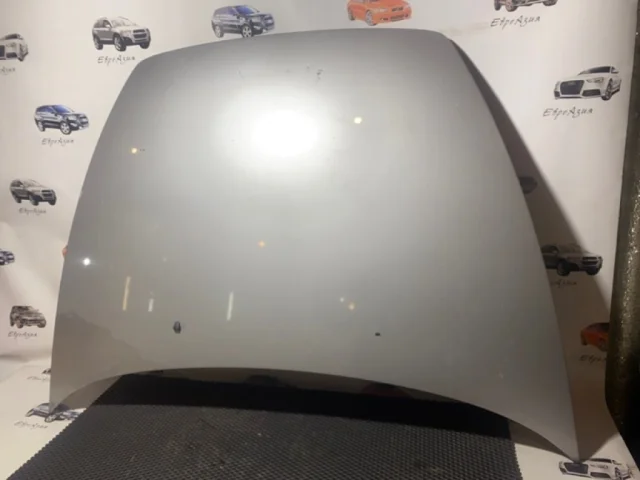 Капот для Volvo C30 MK 2006-2013 на фотографиях